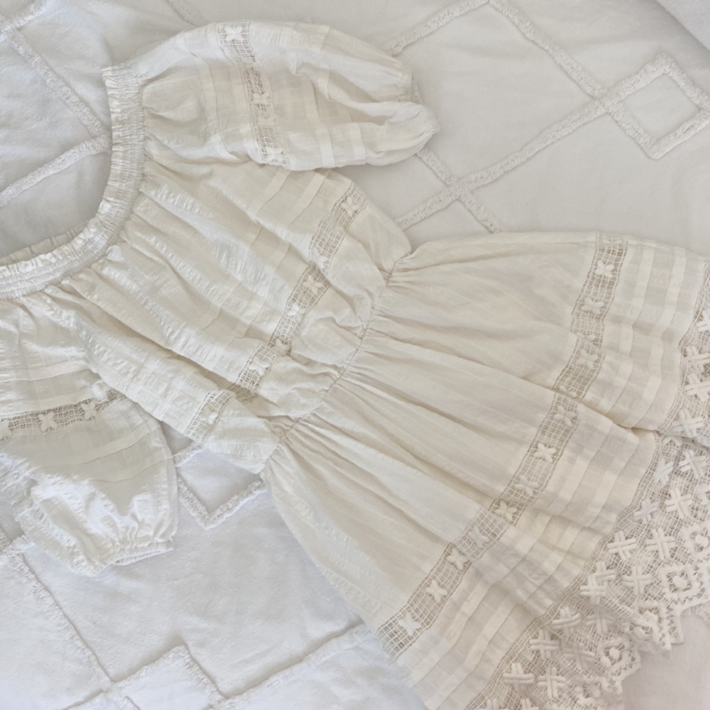 Classic white on or off shoulder mini dress